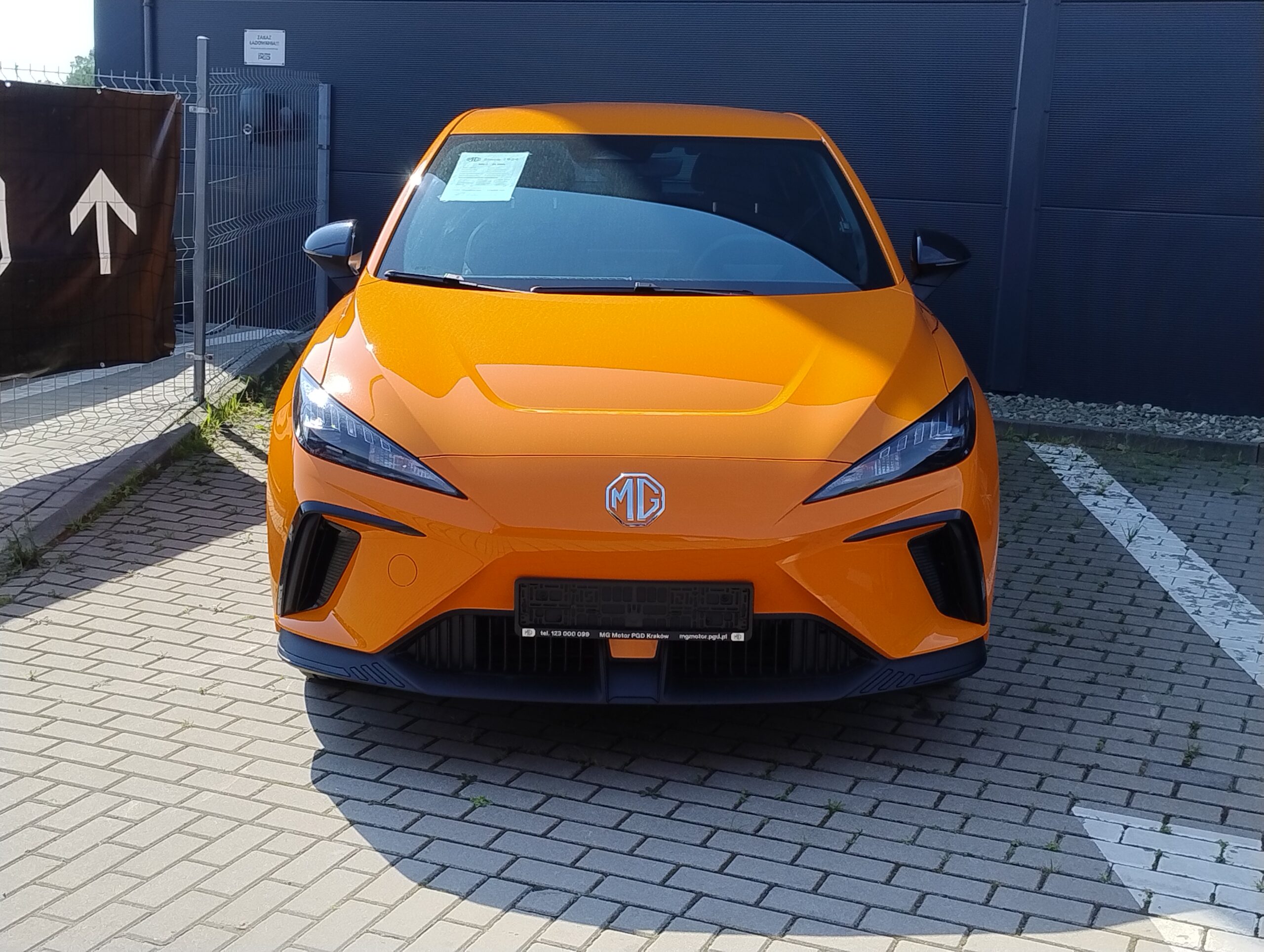 
								MG MG4 – pomarańczowy full									