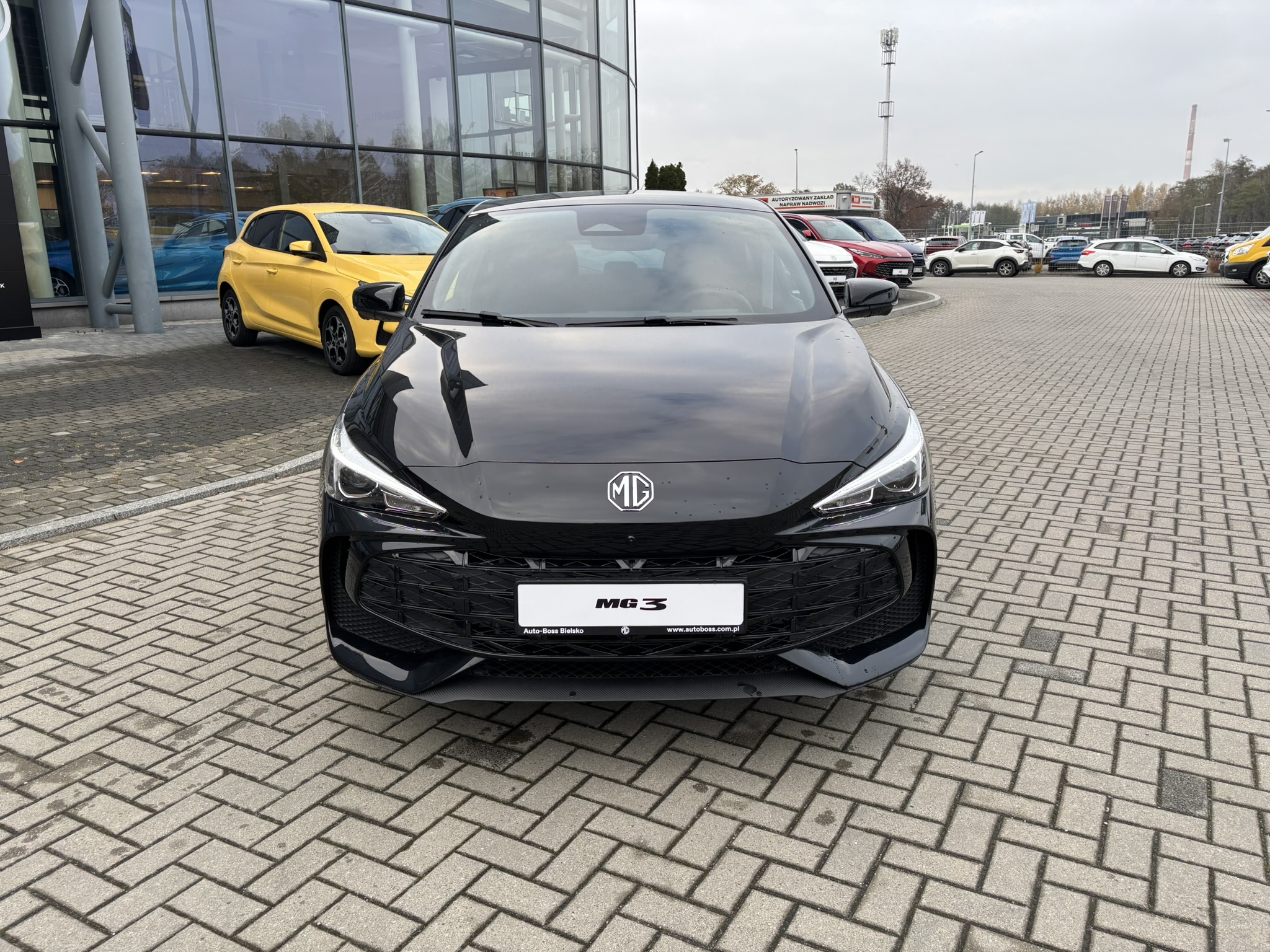 
								Nowy MG3 Exclusive 1.5 HEV+ 195KM full									