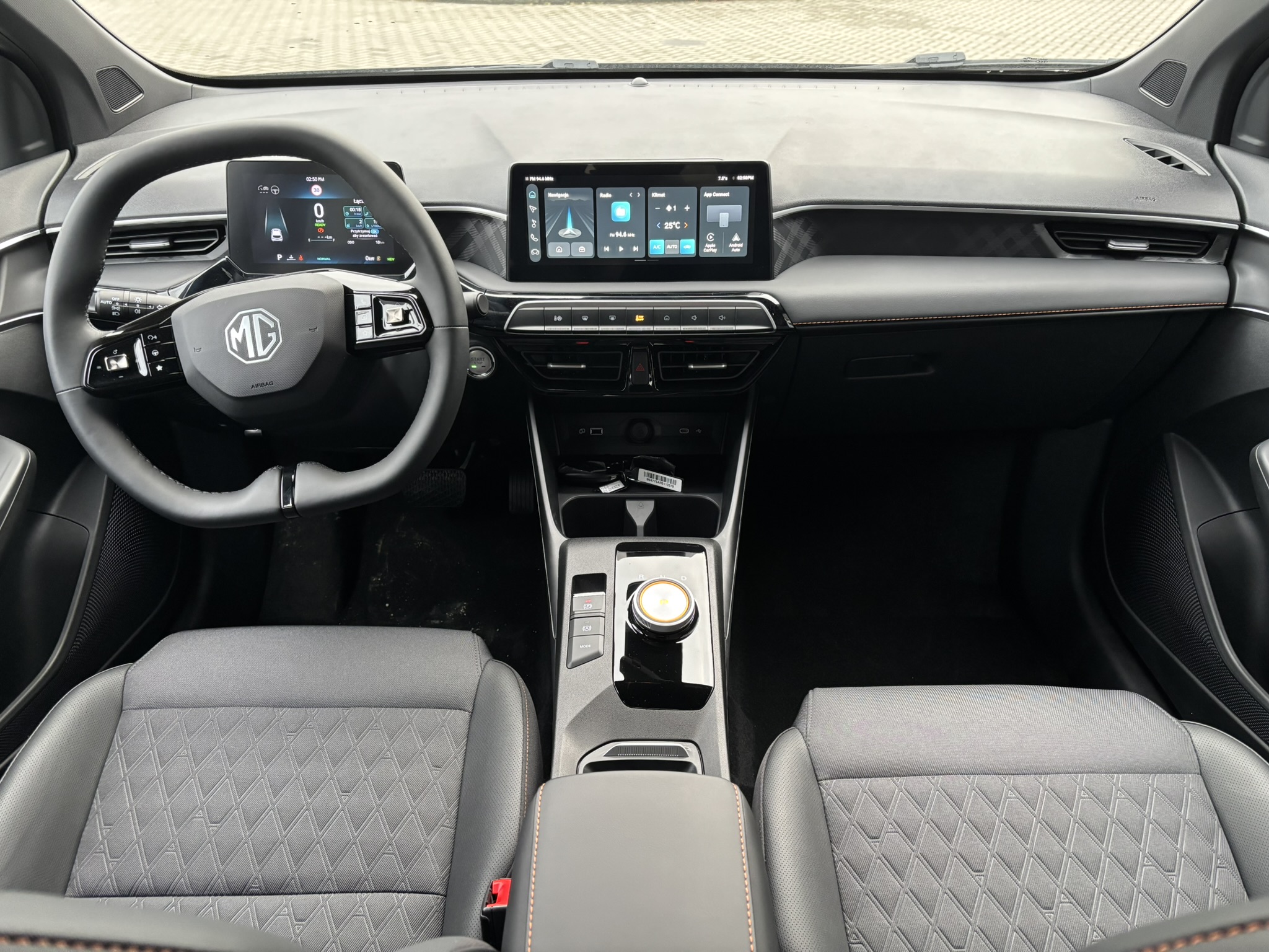 
								Nowy MG3 Exclusive 1.5 HEV+ 195KM full									